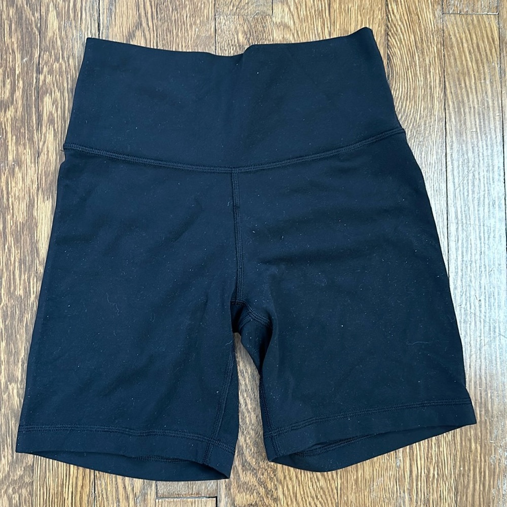 Tna Aritzia black bike shorts size m medium
